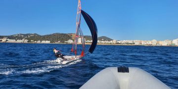 El mal tiempo no impide la celebración del Trofeu & Clinic Illes Balears en la bahía de Portmany