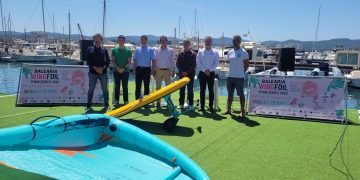 El Balearia Wing Foil Spain Series 2022 atraurà a especialistes internacionals en aquest esport a Sant Antoni