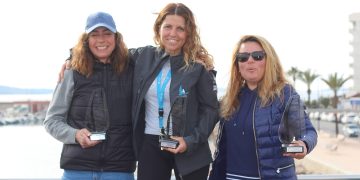 Oren del Álamo, del CNSA, se proclama campeona absoluta de Balears de la clase Windsurfer