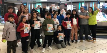 Los alumnos del CEIP Vara de Rey descubren el valor de la pesca local en la Setmana del Mar