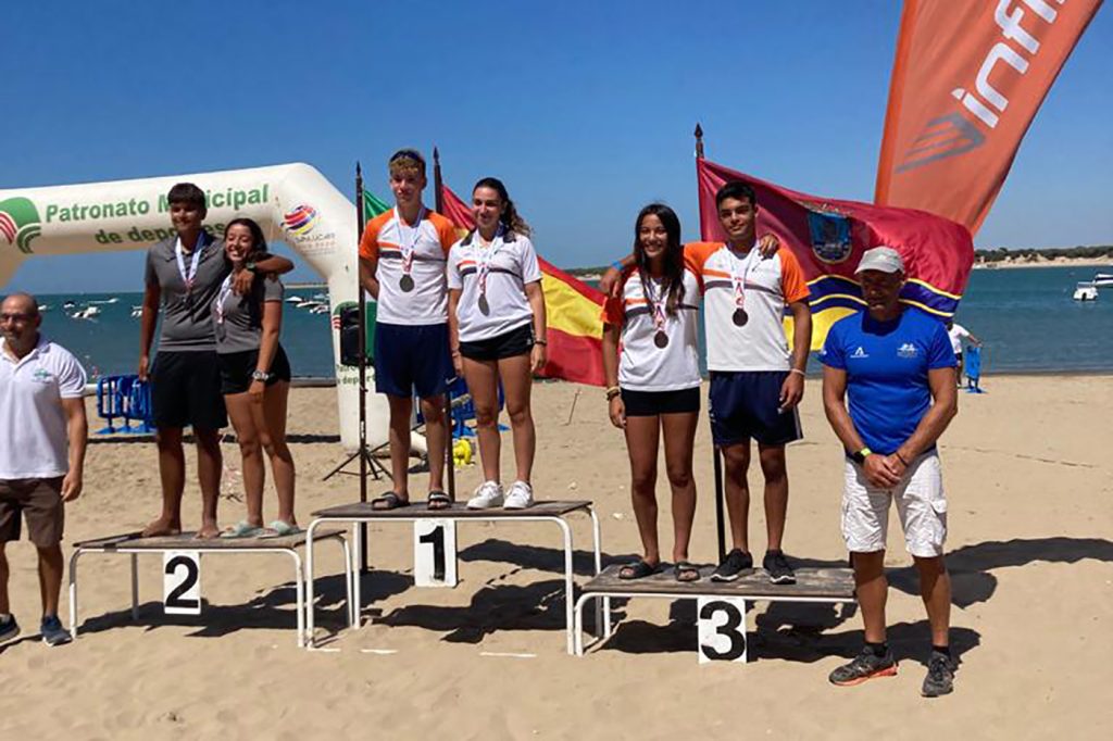 Oro y dos bronces para los cadetes del CNSA en el nacional de Kayak de Mar