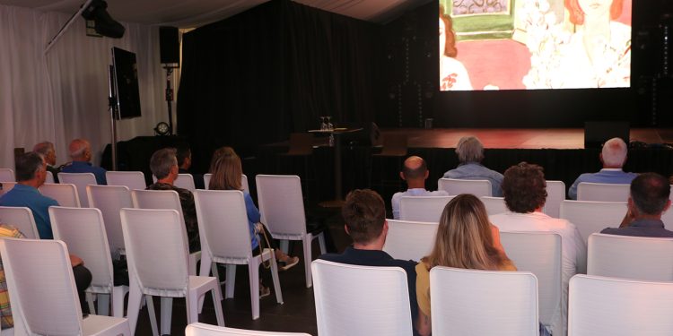 Noche emocionante con los documentales de José Luis Mir, en la carpa del 50 aniversario