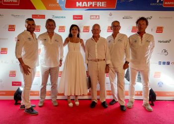Una delegación del CNSA y los patrocinadores del ‘Nàutic Café del Mar’, en el Cóctel de Armadores de la Copa del Rey de Vela