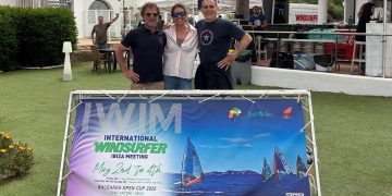 Más de cincuenta regatistas compiten este fin de semana en el International Windsurfer Ibiza Meeting 2025