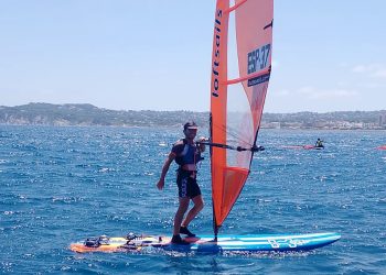 Héctor Pérez del Álamo sigue líder Sub 21, tras la 2ª jornada del Campeonato de España de Raceboard