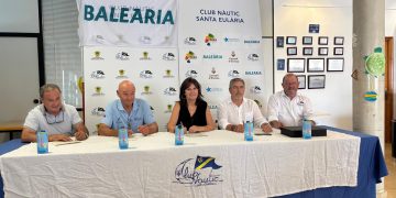 Los clubes náuticos ibicencos renuevan el convenio de colaboración con Baleària