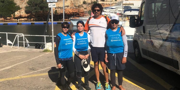 El equipo de Ilca 4 de Es Nàutic compite en el Campeonato de Balears, en Ciutadella