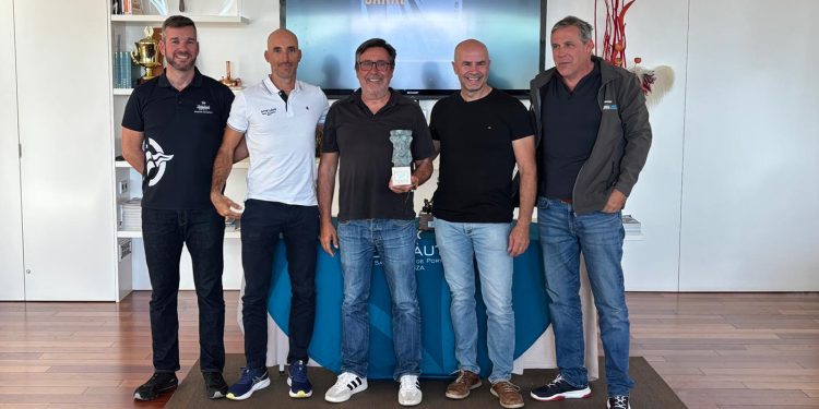 El ‘Adrenalín’, del Club Nàutic Sant Antoni y con Juan Carlos Sanchís al timón, gana la 27ª Copa del Canal