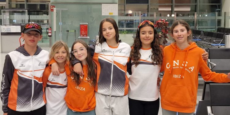 Varias regatistas de Es Nàutic rozan el podio en la Copa Federación de Optimist, en Ciutadella