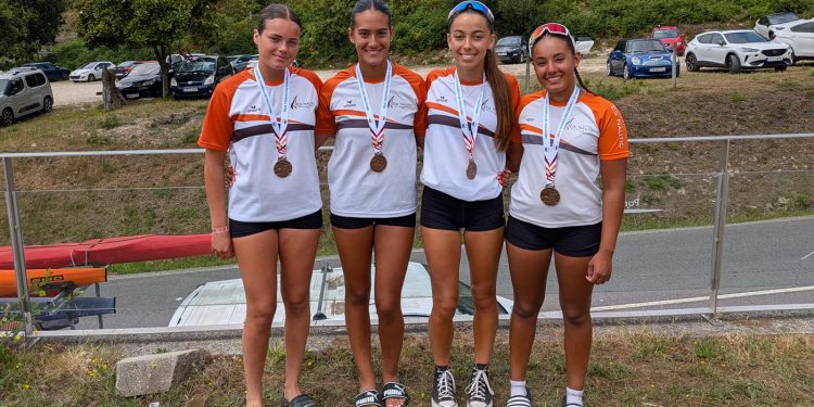 ¡Las chicas de Es Nàutic conquistan la medalla de bronce en el Campeonato de España Sprint!