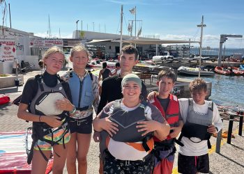 El equipo de Windsurf e IQFoil de Es Nàutic, en el Illes Balears que se celebra en Santa Eulària
